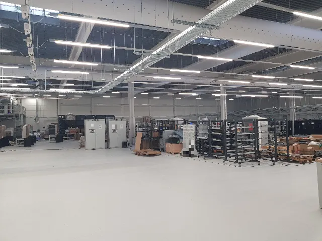 Lagerhalle mit Hochregalen